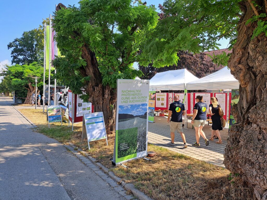 Unser Foto zeigt den Stand des Biomasse-Instituts am Johannitag 2026.