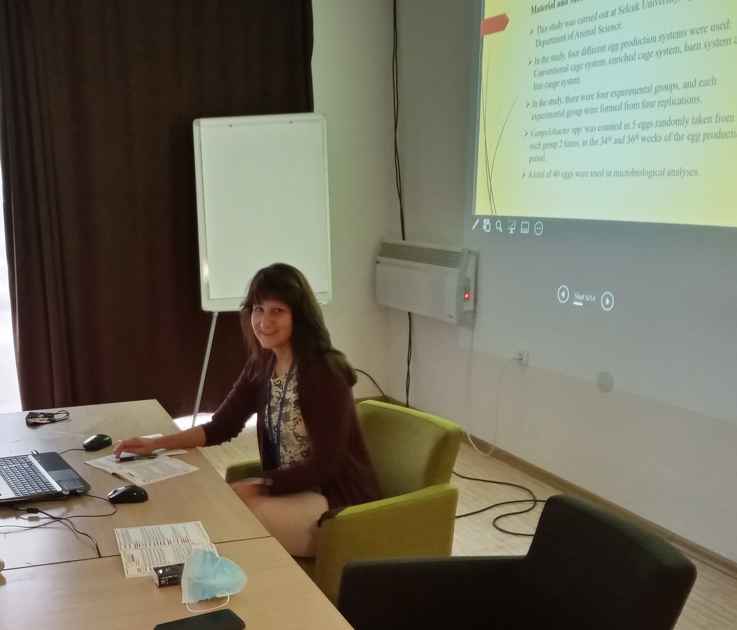 Unser Foto zeigt die Vortragende des Biomasse-Instituts, PD. Dr. Bettina Fähnrich, während der AGROSYM als leitende Chair-Person.