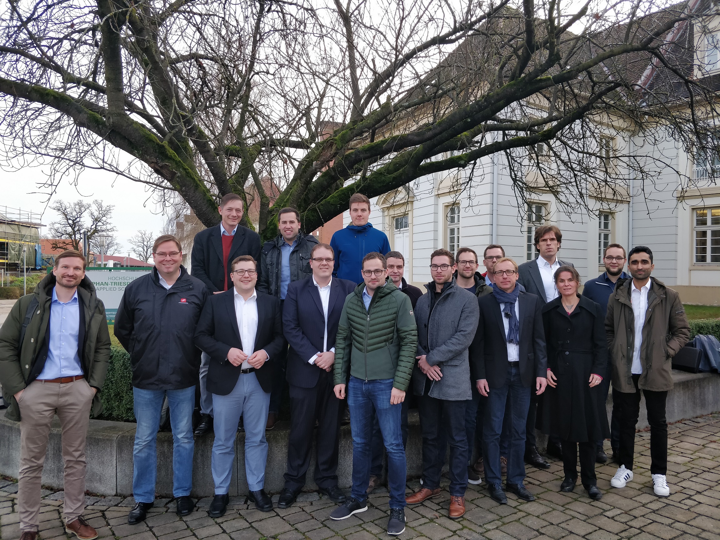 Gruppenbild der Diabek-Projektpartner, 17 Menschen