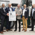 Unser Foto zeigt V. l.: Bereichsleiter Dr. Norman Uhlmann, Institutsleiter Prof. Dr. Albert Heuberger, Bayerns Wirtschaftsminister Hubert Aiwanger, Präsident der HSWT Dr. Eric Veulliet und Institutsleiter Prof. Dr. Bernhard Grill gaben den Startschuss für das Projekt Biogene Wertschöpfung und Smart Farming in Merkendorf. © Fraunhofer IIS/Paul Pulkert