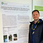 Unser Foto zeigt den Mitarbeitenden des BIT, Jan Ninow, vor seinem Präsentations-Poster auf der 7. Mitteleuropäischen Biomassekonferenz in Graz.