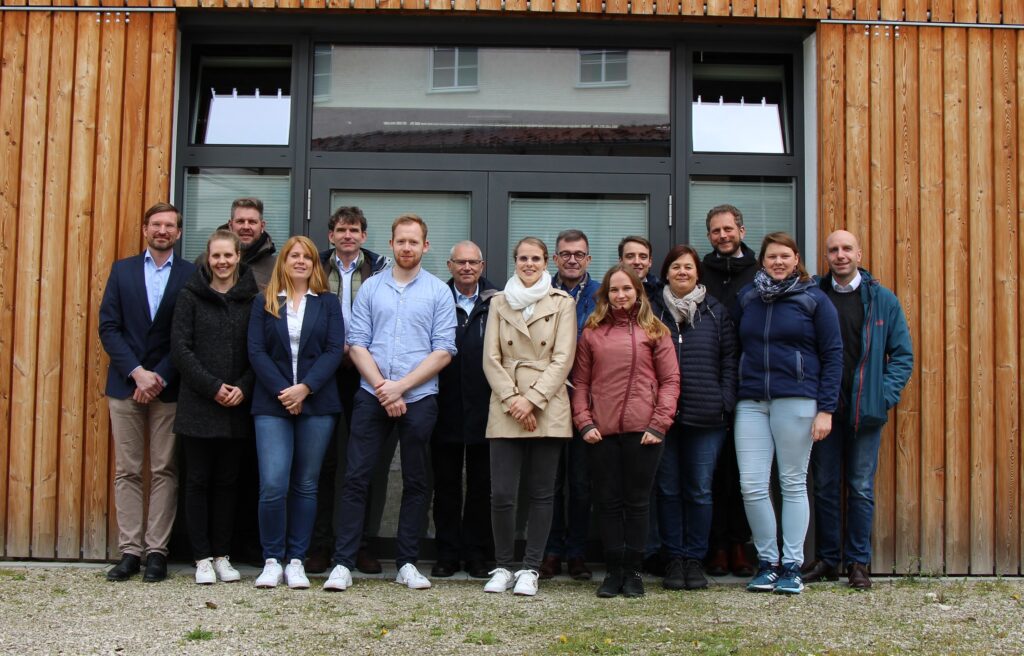 Unser Foto zeigt das Projektteam der Hochschule für Wirtschaft und Umwelt Nürtingen-Geislingen und der Hochschule Weihenstephan-Triesdorf. © BIT